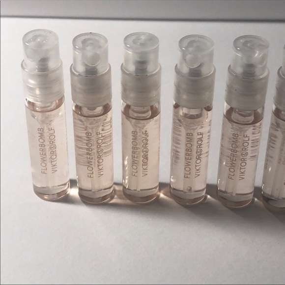(6) Flowerbomb Travel Sprays - Picture 3 of 3